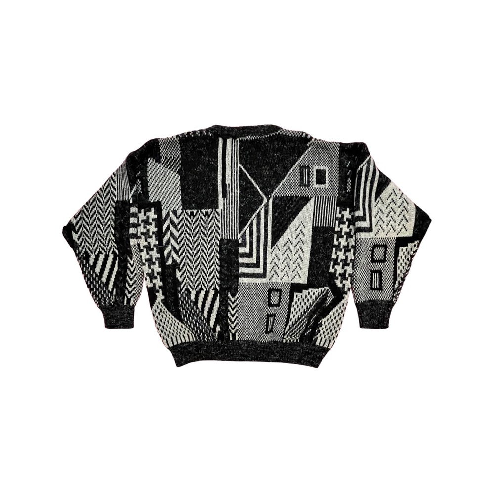 BLACK N WHITE KNIT SWEATER
VINTAGE
made in italy
size LARGE/52
UNISEX
